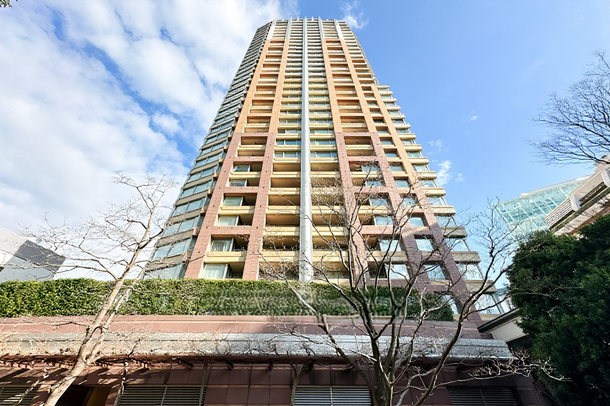 Aoyama Park Tower - Image 1