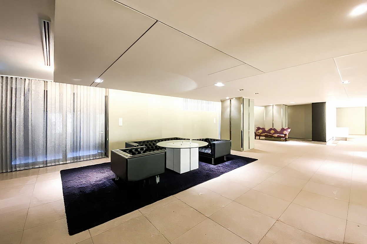 Park Court Toranomon Atago Tower thumbnail 3