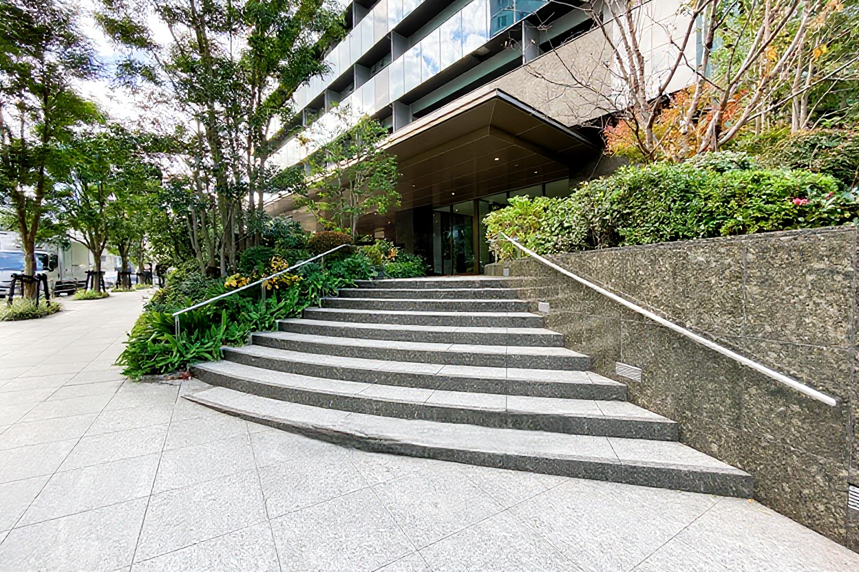 Roppongi Grand Tower Residence thumbnail 2