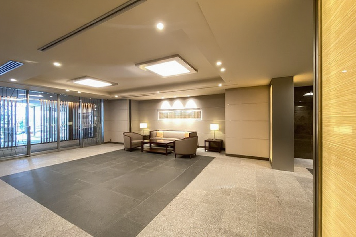 Roppongi Placid thumbnail 2