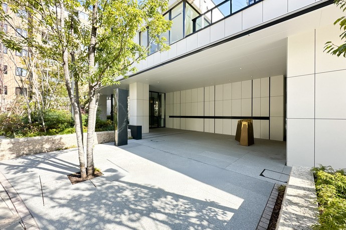 The Parkhouse Mita Garden Residence & Tower (Tower Building) thumbnail 2